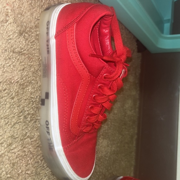 Low top vanz color red for only 20 buck originally $40 - Picture 2 of 2
